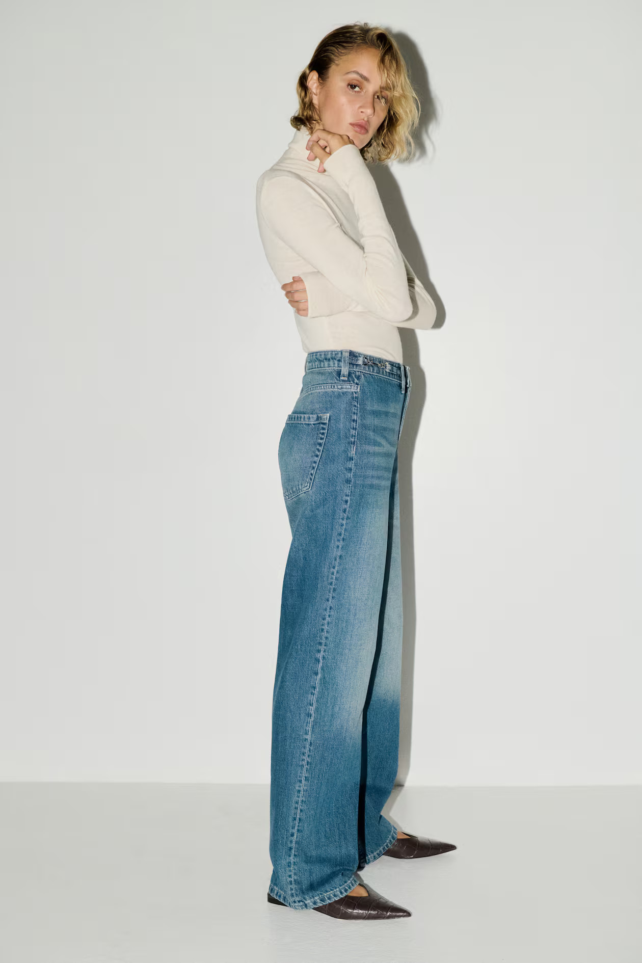 Straight High Jeans | H&M (UK, MY, IN, SG, PH, TW, HK)