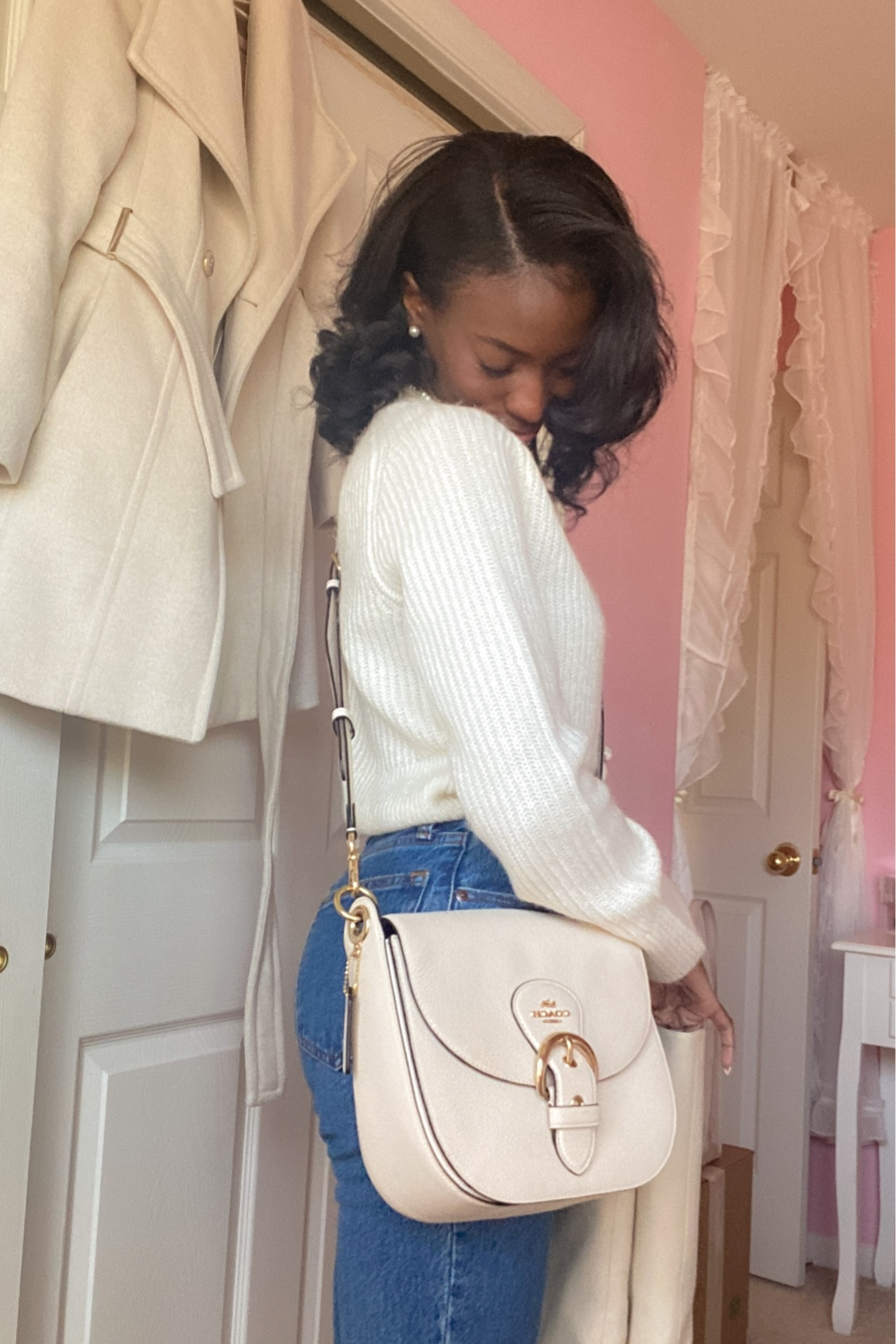 Coquette chic🪞🪽✨

#LTKHoliday #LTKstyletip #LTKSeasonal