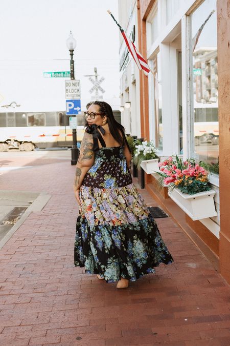 If you're on the hunt for the perfect breezy maxi dress to add to your warm-weather wardrobe, look no further than the Free People Bluebell Maxi Dress. This easy-breezy beauty is a total must-have for those sun-soaked days and balmy nights. With its flowy silhouette, boho-chic vibes, and dreamy blue hues, you'll feel like a bohemian goddess wherever you go. Pair it with sandals for a laid-back look, or dress it up with some wedges for a night out. 

#LTKstyletip #LTKSeasonal #LTKmidsize