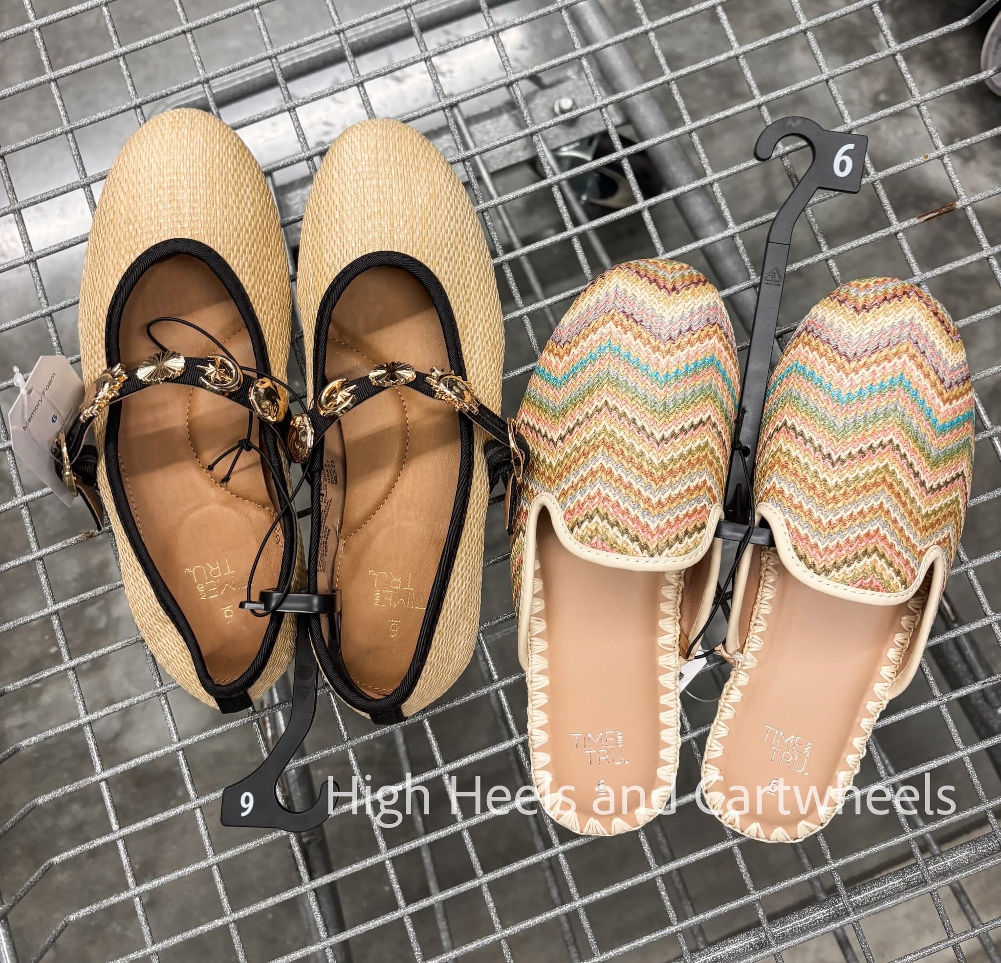The newest flats spotted in store! 👀 whatdya think? I like the charms on the left a lot 