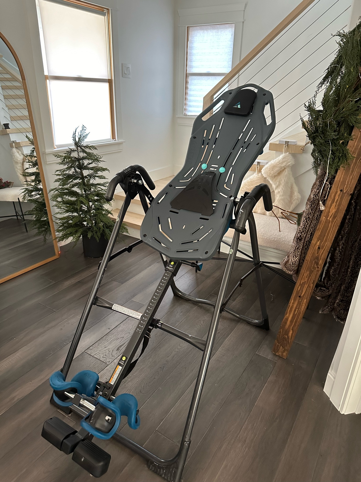 Always in the background cuz Reuben’s back is basically broken lol 

#LTKHome #LTKFitness #LTKActive