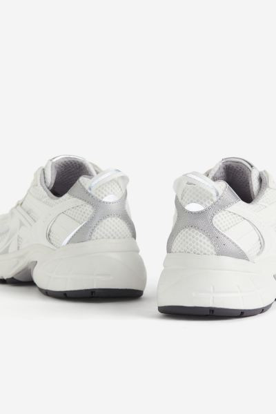 Zapatillas deportivas con suela gruesa - Blanco - MUJER | H&M ES | H&M (FR, IT, ES, PT, BE)