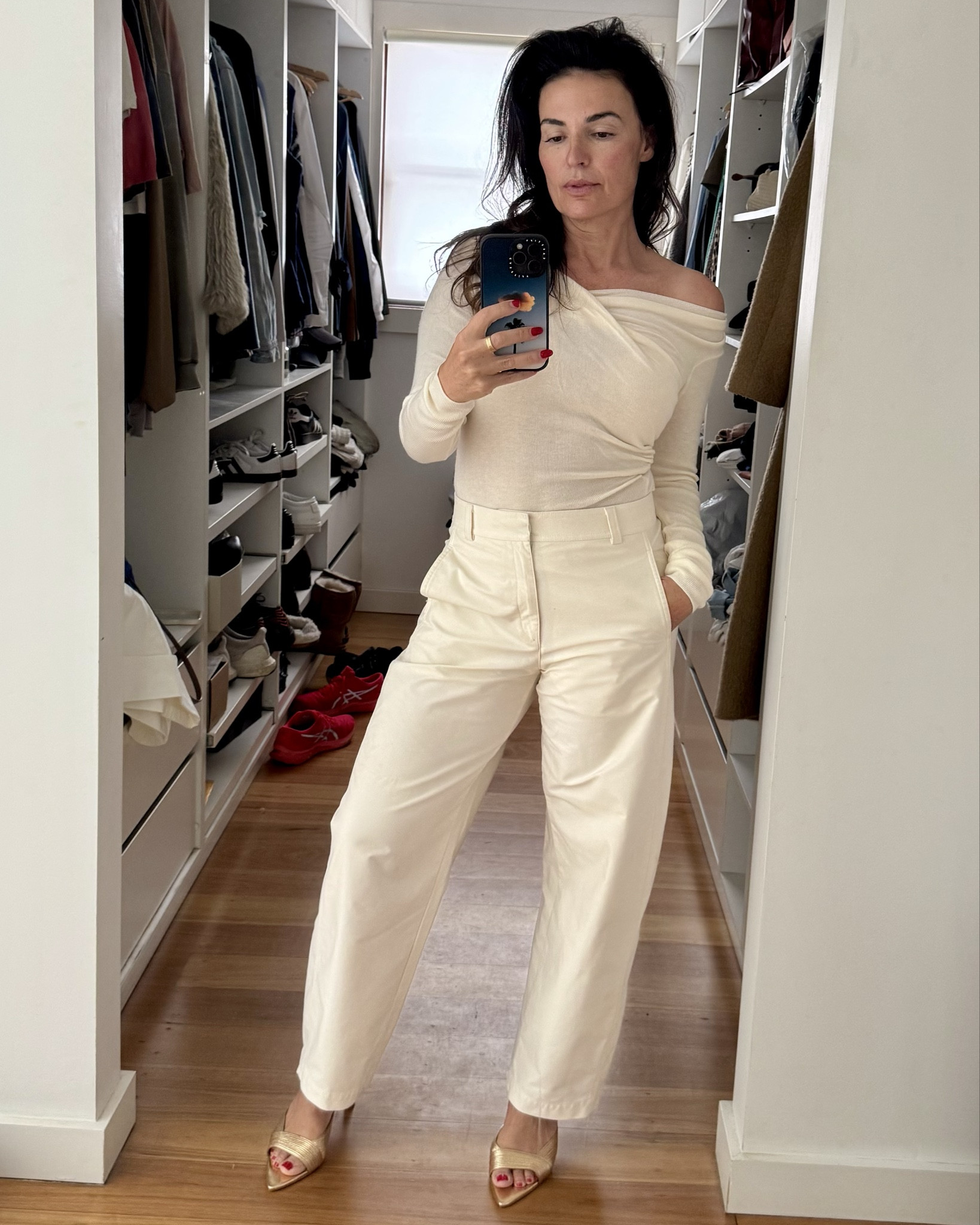 Pants / medium 
Top - large 
Jacket - size 38 
Shoes are old Zara , have linked a few alternatives below 🤍