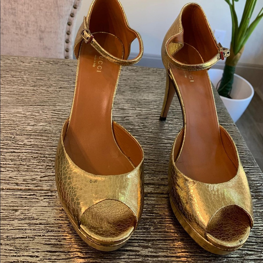 Gold leather Gucci heels | Poshmark