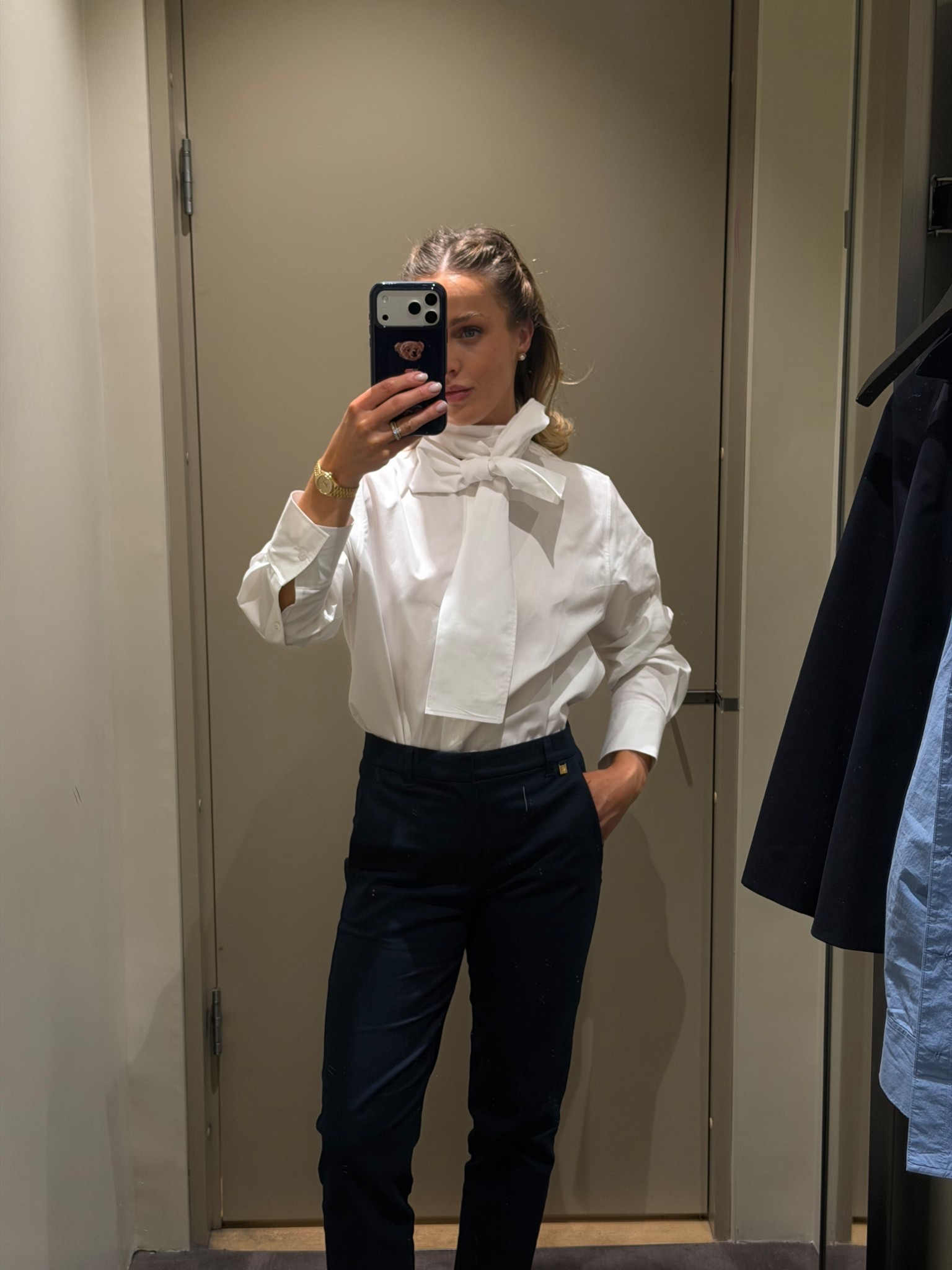 White shirt with bow detail 

#LTKspring #LTKspringtrends #LTKstyletip