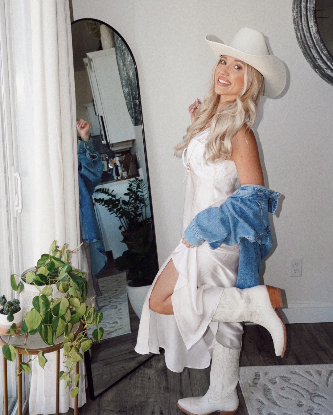 floral applique white dress White Drop Flower Appliqué Strap Mini Dress
