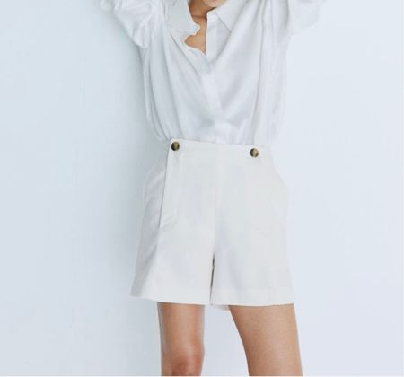 Button front shorts 

#LTKfindsunder50 #LTKSeasonal #LTKstyletip