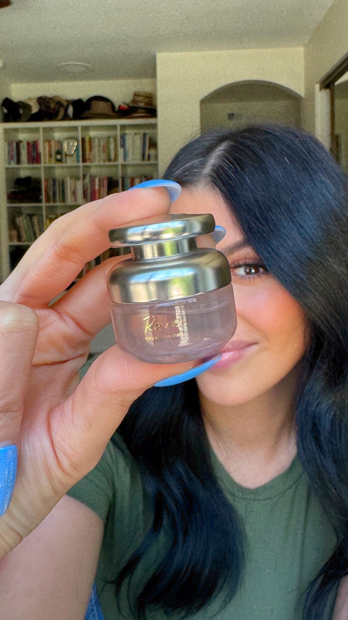 Rare Beauty’s Mini Eau de Parfum Set is finally here! Perfect travel sizes and a great way to test each fragrance before investing in a full bottle. Linked the exact set here so you can shop it now.


rare beauty perfume, fragrance set minis, selena gomez perfume, viral fragrance 2025, perfume haul


#LTKFindsUnder50 #LTKBeauty #LTKSeasonal