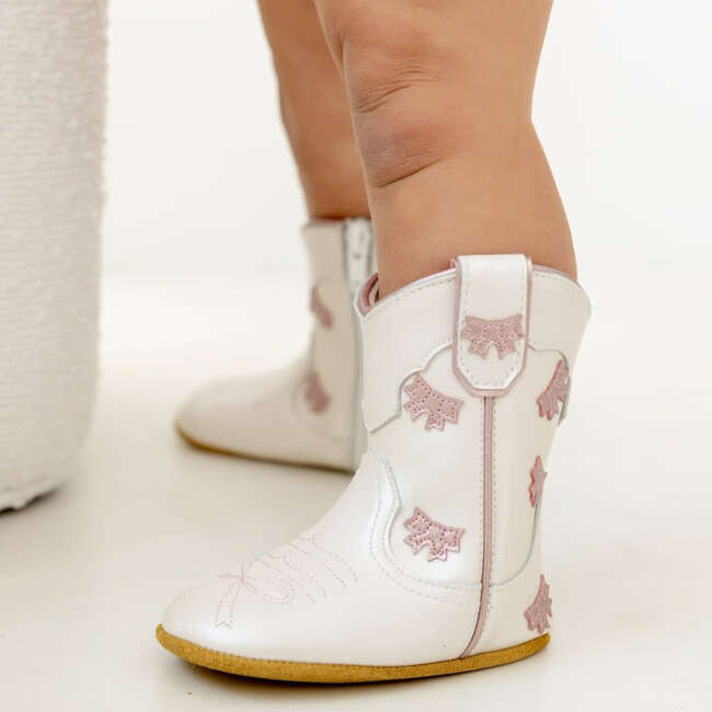 Wild + Rae | Cowgirl Bow Baby Kids Bootie, (White & Pink, Size US 3 / EU 18) | Maisonette | Maisonette