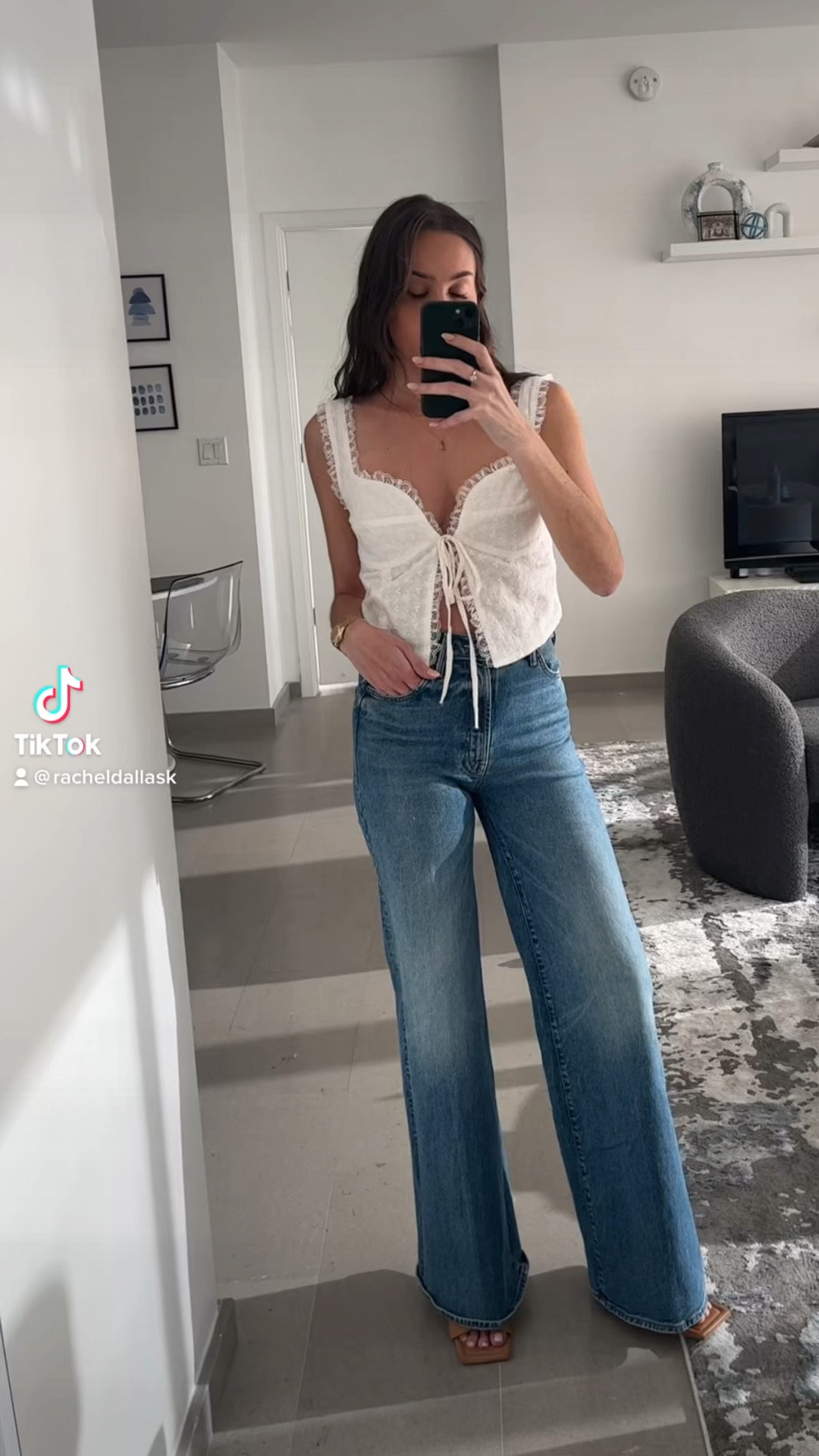 Causal date night outfit in my favorite Mother denim! 

#LTKstyletip #LTKSeasonal #LTKFind