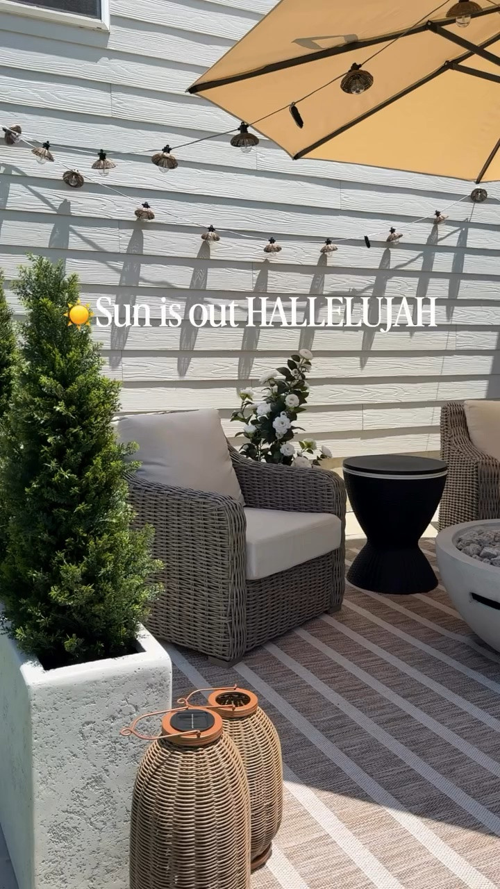 ☀️Sun is out HALLELUJAH 

Modern Classic home, interior design, transitional home style, affordable home decor, spring decorating, home styling, Amazon home finds, DIY projects, modern paint ideas