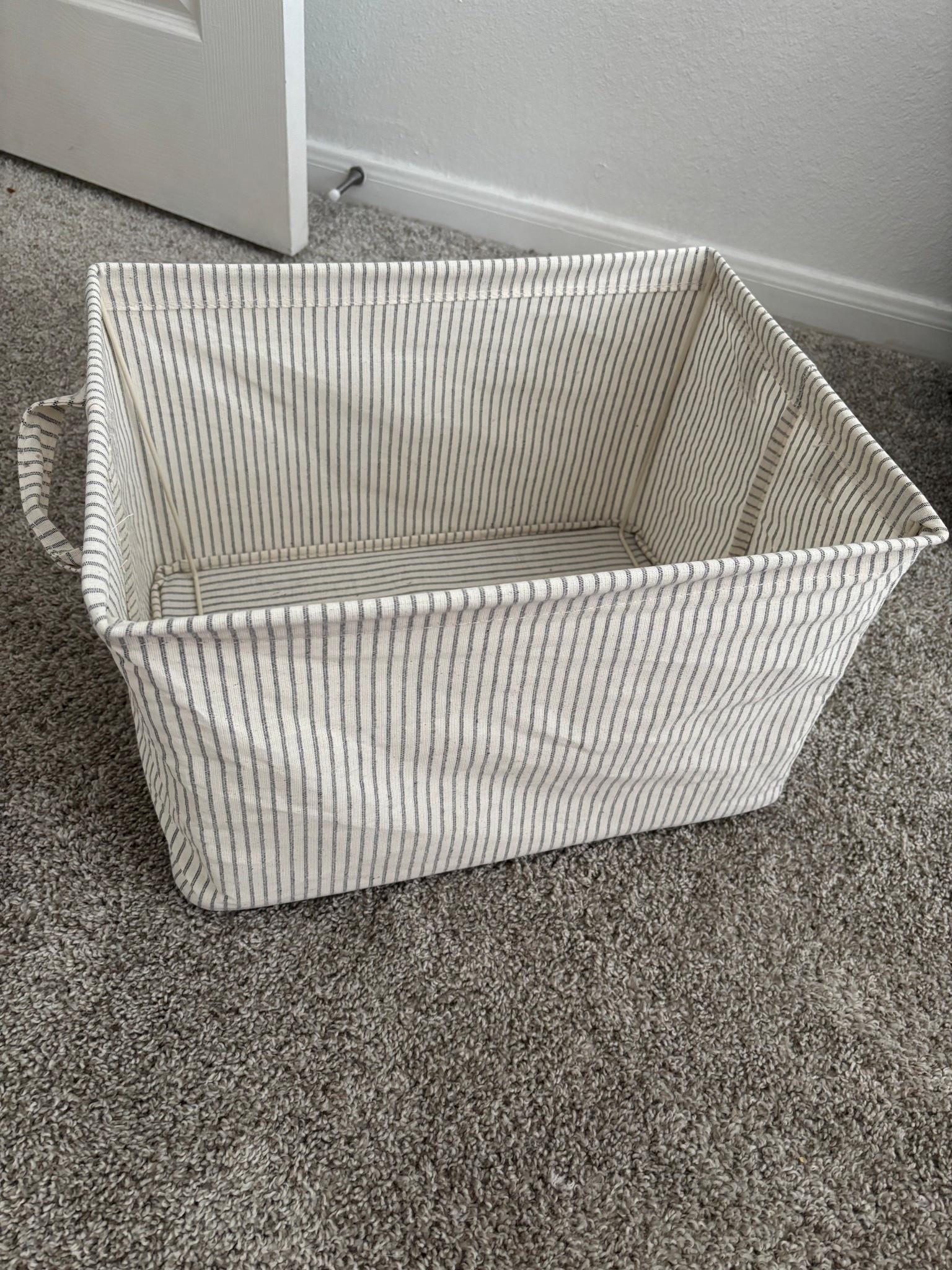 Storage basket with handles 

#LTKdayinmylife #LTKGiftGuide #LTKHoliday