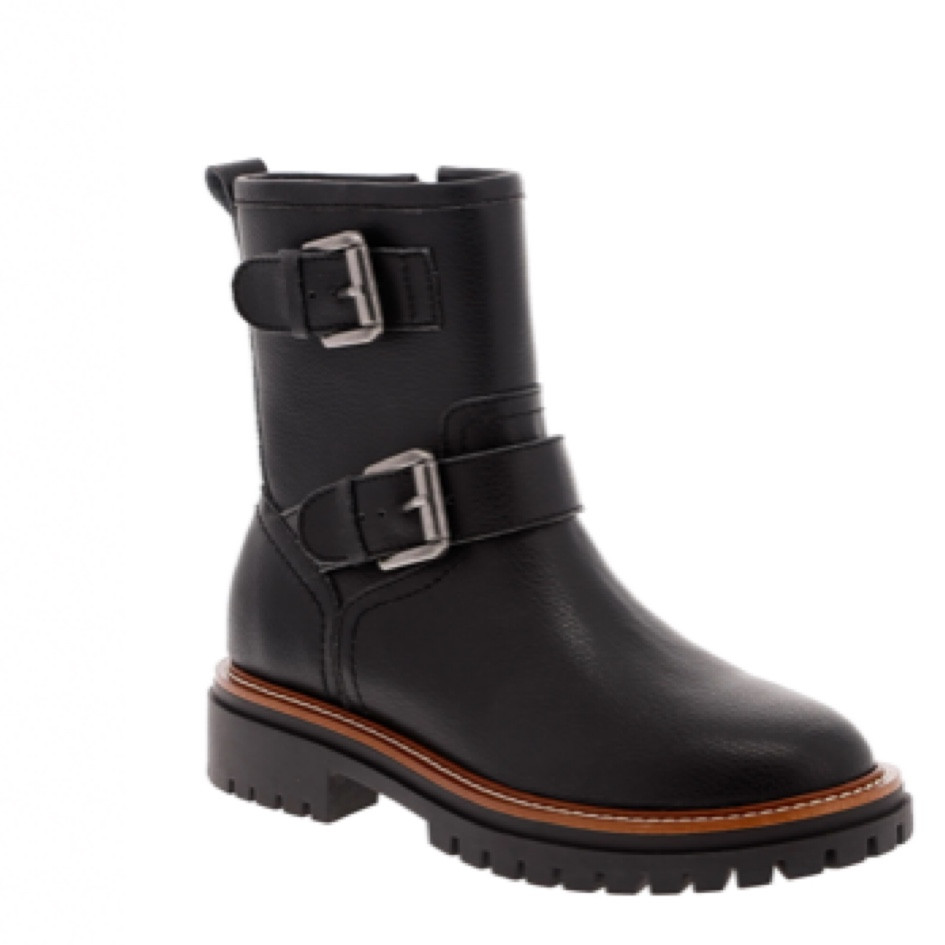 My new favorite winter boots 

#LTKHoliday #LTKSaleAlert #LTKSeasonal