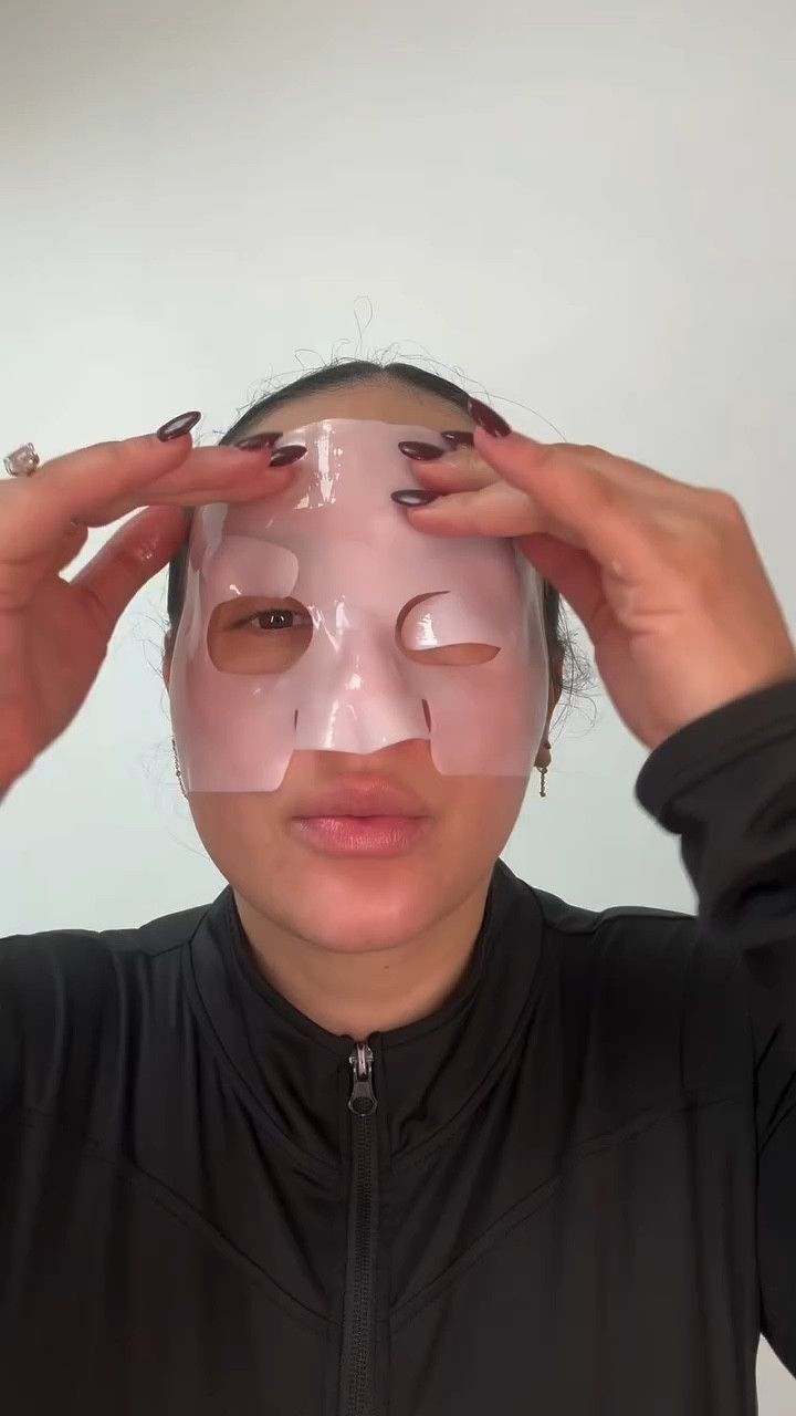 Ok so obsessed with these @mediheal_official hyper collagen mask! 

guys these are on sale right now on Amazon. You can get a 10 pack for $22. If you are someone who loves a good mask- something that is easy to apply no fuss. 

This is definitely something you should check out. 

#medihealmask #collagenmask #kbeauty