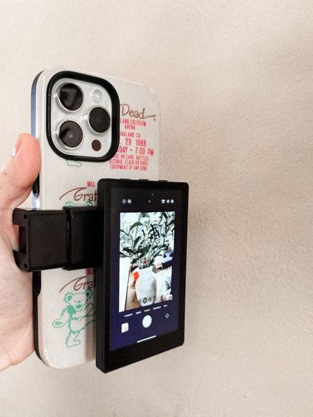 📢 ATTN content creators, you NEED this! This is by far the best gadget EVER! You can see yourself in REAL-TIME when shooting content with your back camera. It has a flexible phone holder that you can also attach to your tripod! #contentcreator #photography #gadgets #tech 

#LTKSaleAlert #LTKVideo #LTKFindsUnder100