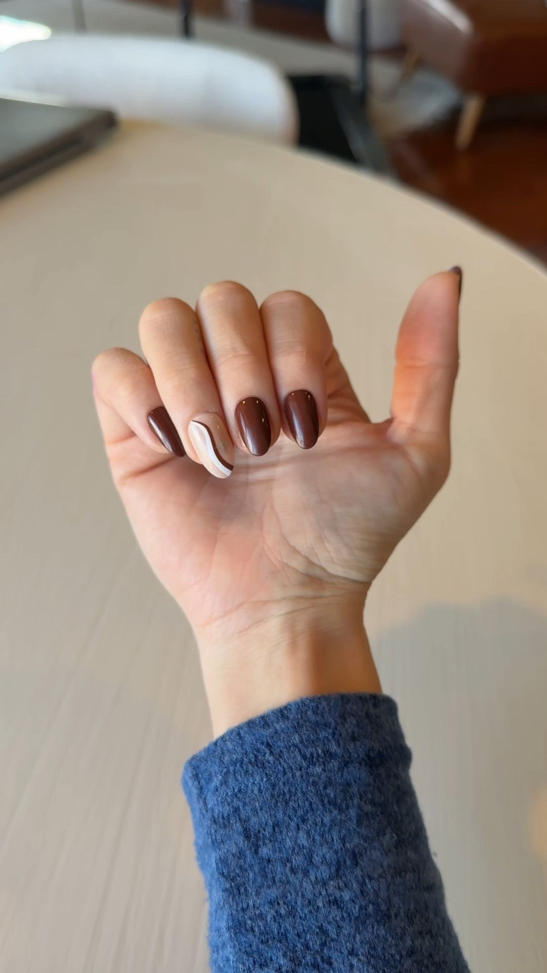 Mind blown with these press on sticker nails 

#LTKstorytime #LTKHoliday #LTKGiftGuide