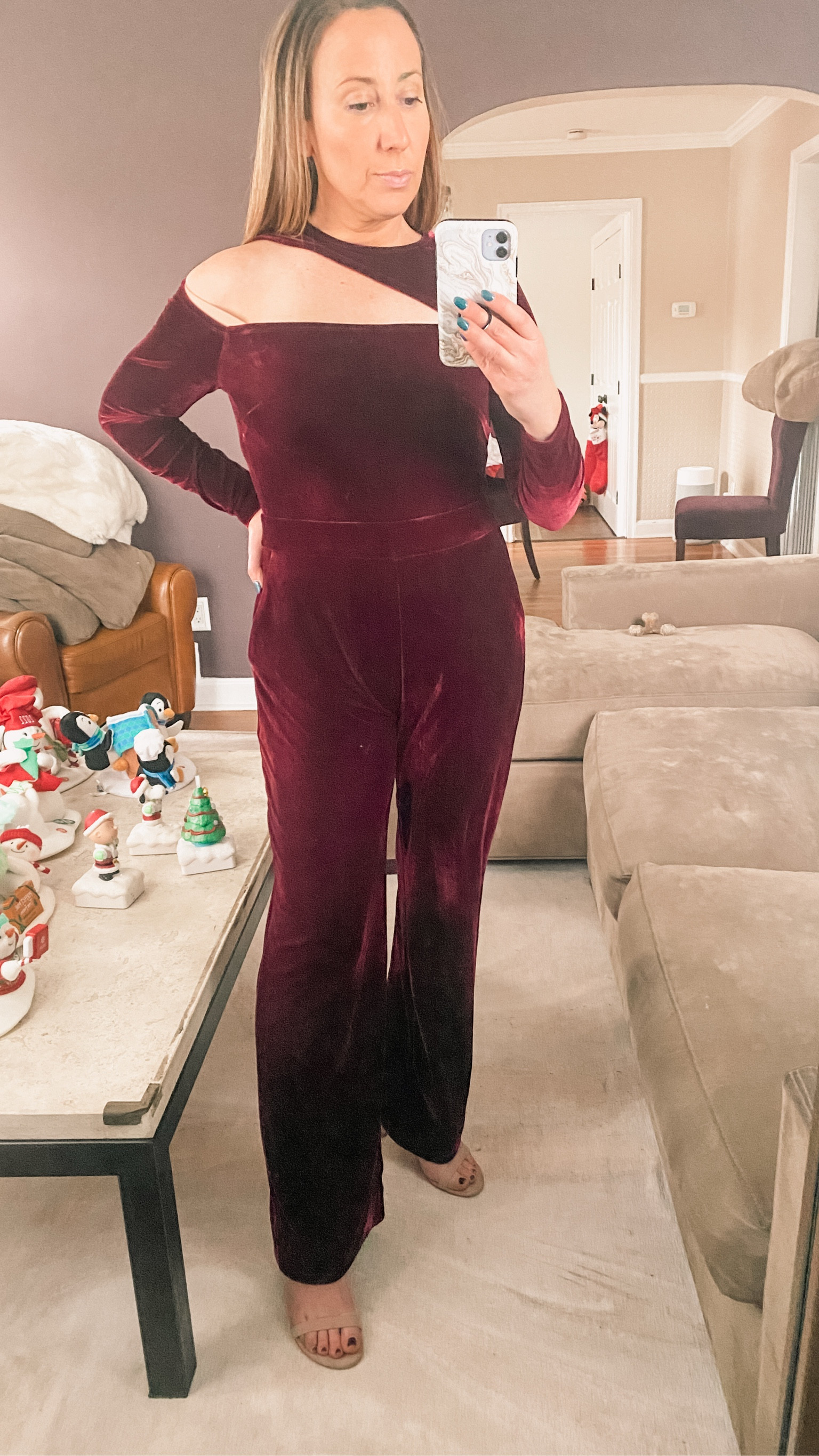 Christmas party dress. Christmas outfit. Holiday outfits. Holiday party outfit. Christmas party outfit. Gift guide for her. Gifts for her  

#LTKSeasonal #LTKParties #LTKHoliday