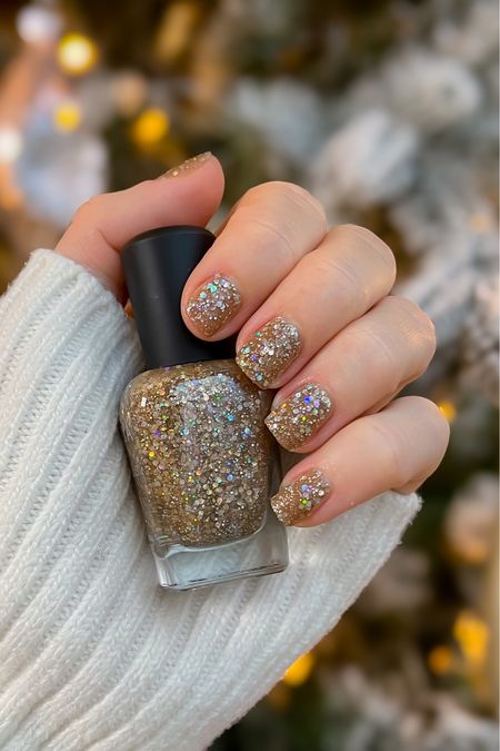 You guys.. this glitter shade for your NYE mani 😍💅

Nail polish | short nails | short nails inspo | new years nails | glitter nail polish


#LTKfindsunder50 #LTKbeauty #LTKHoliday