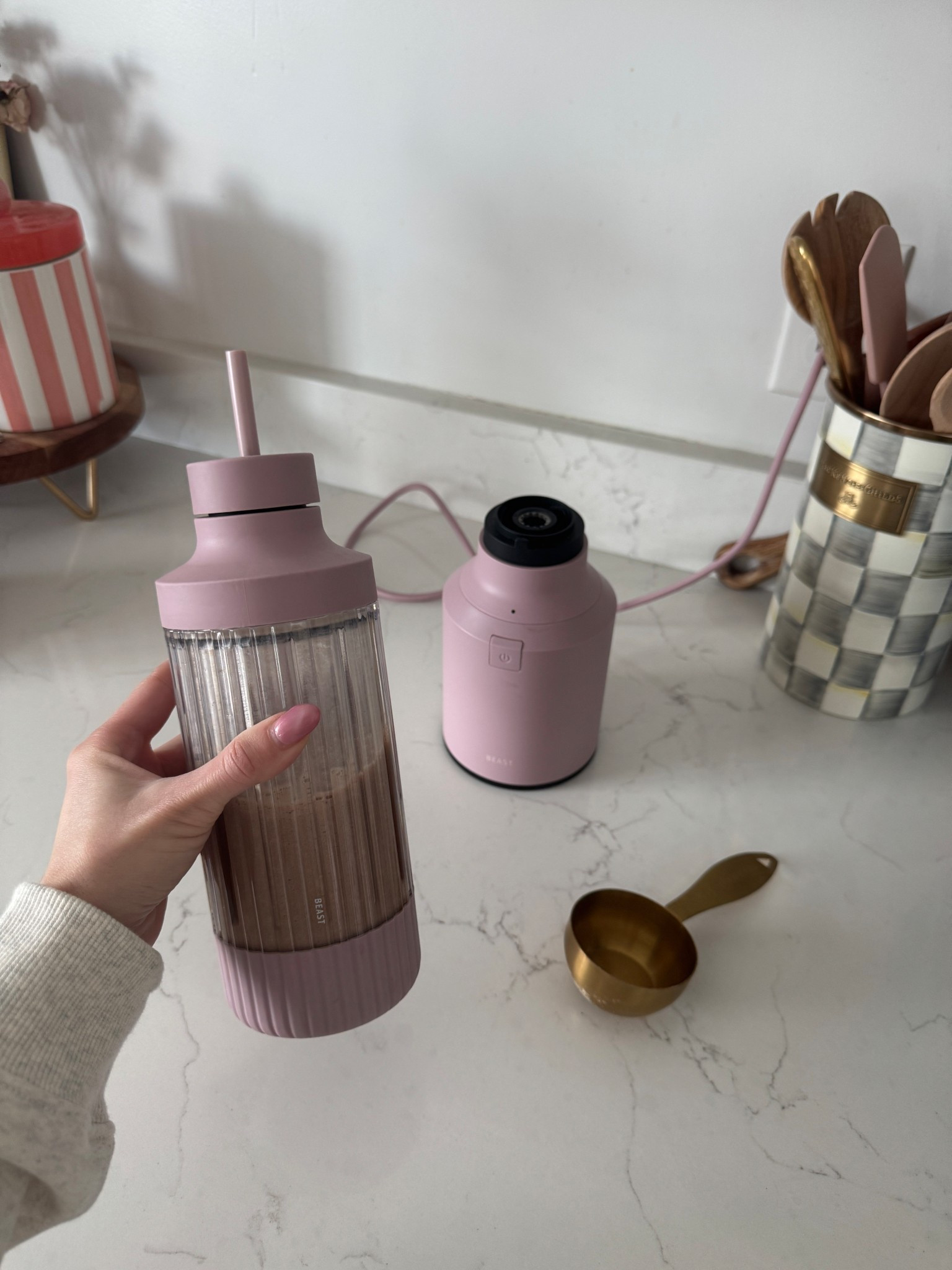 Blender and cups in one 

#LTKdayinmylife #LTKfoodie