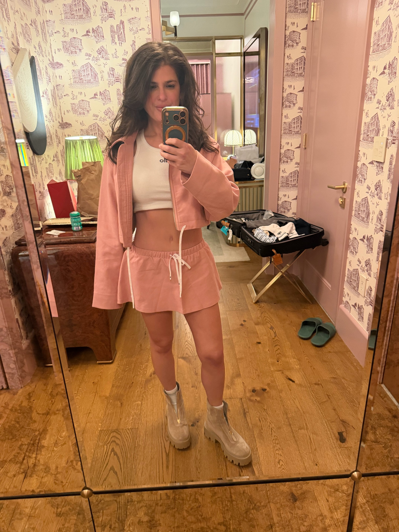 I mean… I’m at a loss for words with how cute this outfit is. I need it in every color 🤩 #alo #athleisure

#LTKfitnessgoals #LTKPetite #LTKootd