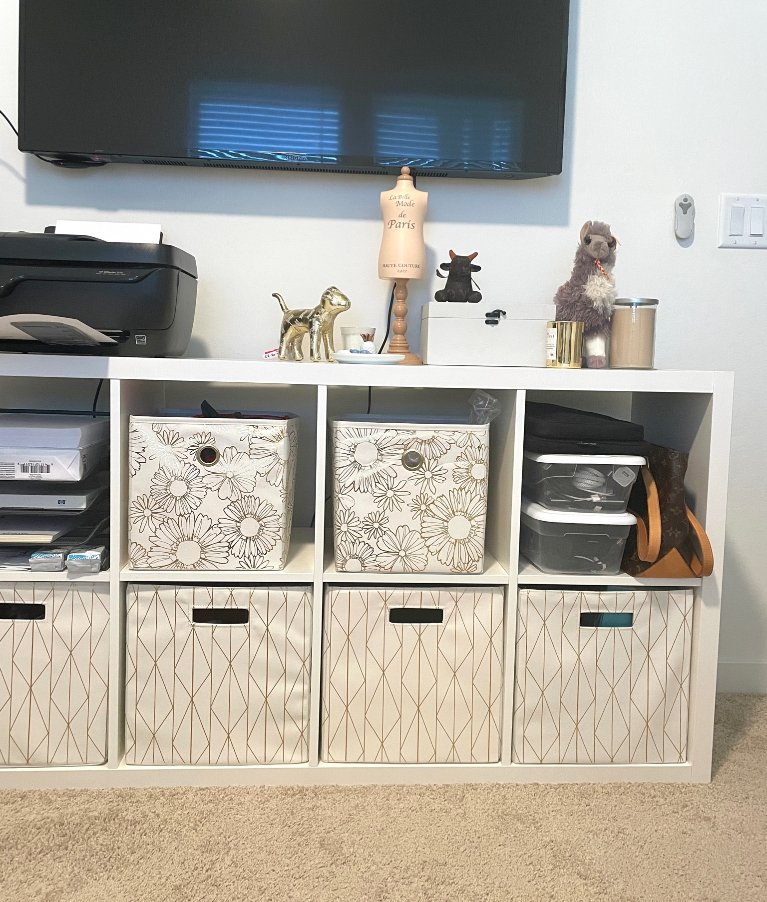 #home #homeoffice #storage #goldbins #storagebins #goldstorage #cubestorage #officedecor #whiteshelf #whitestoragecube 

#LTKGiftGuide #LTKhome #LTKFind