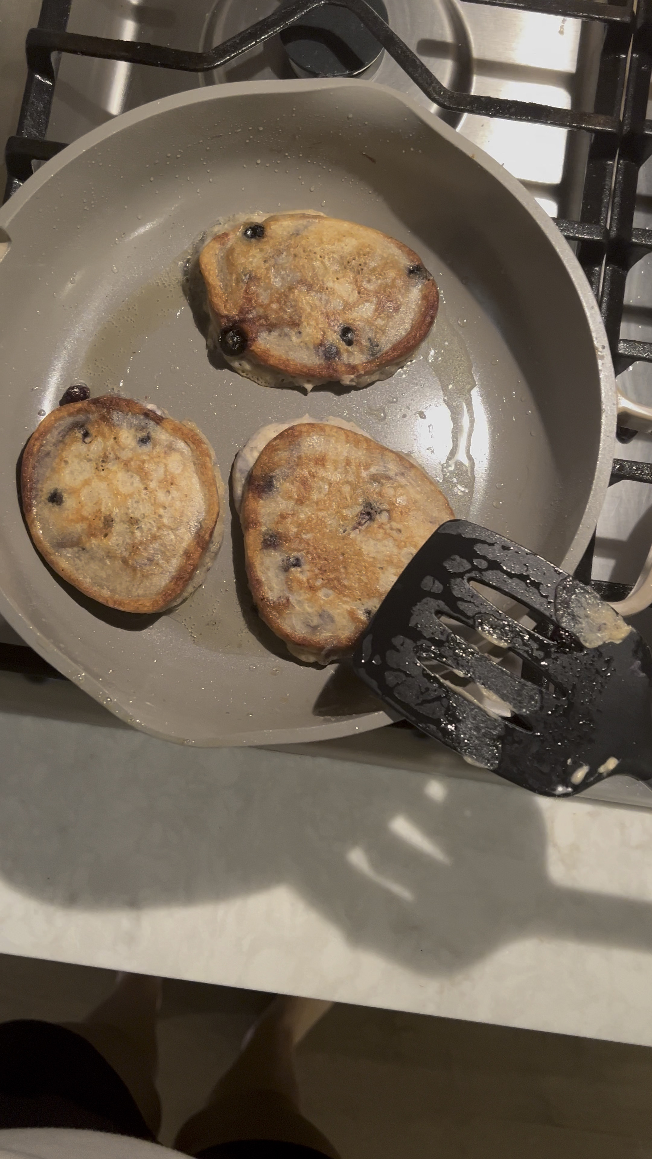 It’s not the pans fault my pancake skills are subpar! This pan actually saved the final three pancakes lol 