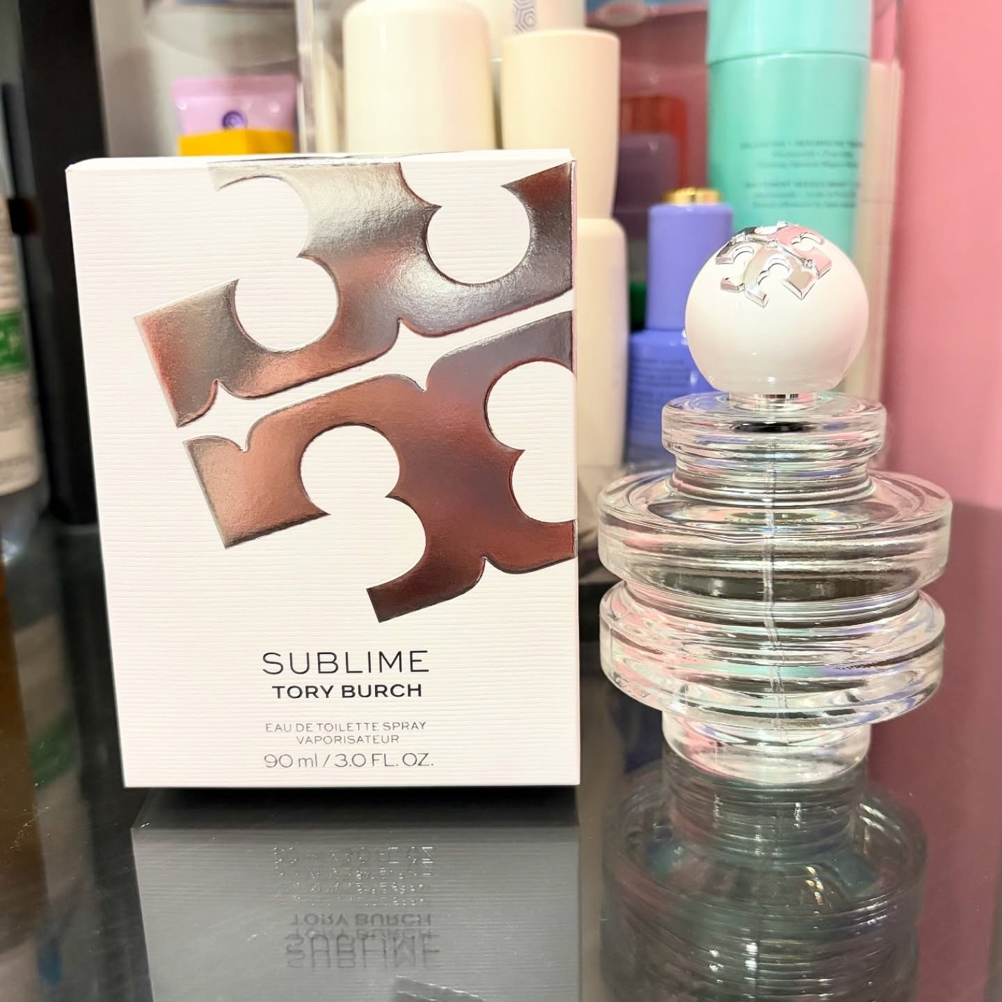 ⭐️PROUCT REVIEW⭐️

This product was gifted to me by @toryburch in exchange for my honest review.

Tory Burch Sublime is a delicate and feminine fresh fragrance. This his notes like cementine essence, urban ivy accord, upcycled peach, iris, vetiver and amber woods. This fragrance has a soft and sensual vibe to it. The first spray smells mostly floral to me but as it dries down it becomes such a clean, light and airy scent. It is a subtle scent and is great for every day wear. I had decent wear time with this probably about 4-6 hours. I receive compliments every time I wear this though, so it’s one I’ve been reaching for often!

@ultabeauty 

#toryburchsublimeEDT #GiftedbyToryBurchBeauty #ZfluencexSublimeEDT #perfume #fragrance