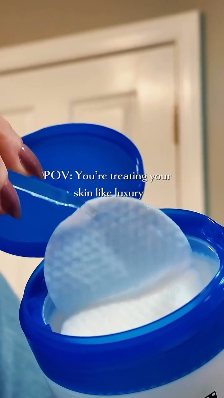 First @medicube_global_official product l’ve tried! 10/10
recommend! 👏🏼🤌🏼
#kbeauty #skincare
#licensedesthetician #gurwm #skincareroutine #ugc #ugccreator #ugcbeauty

#LTKSaleAlert #LTKBeauty #LTKFindsUnder50