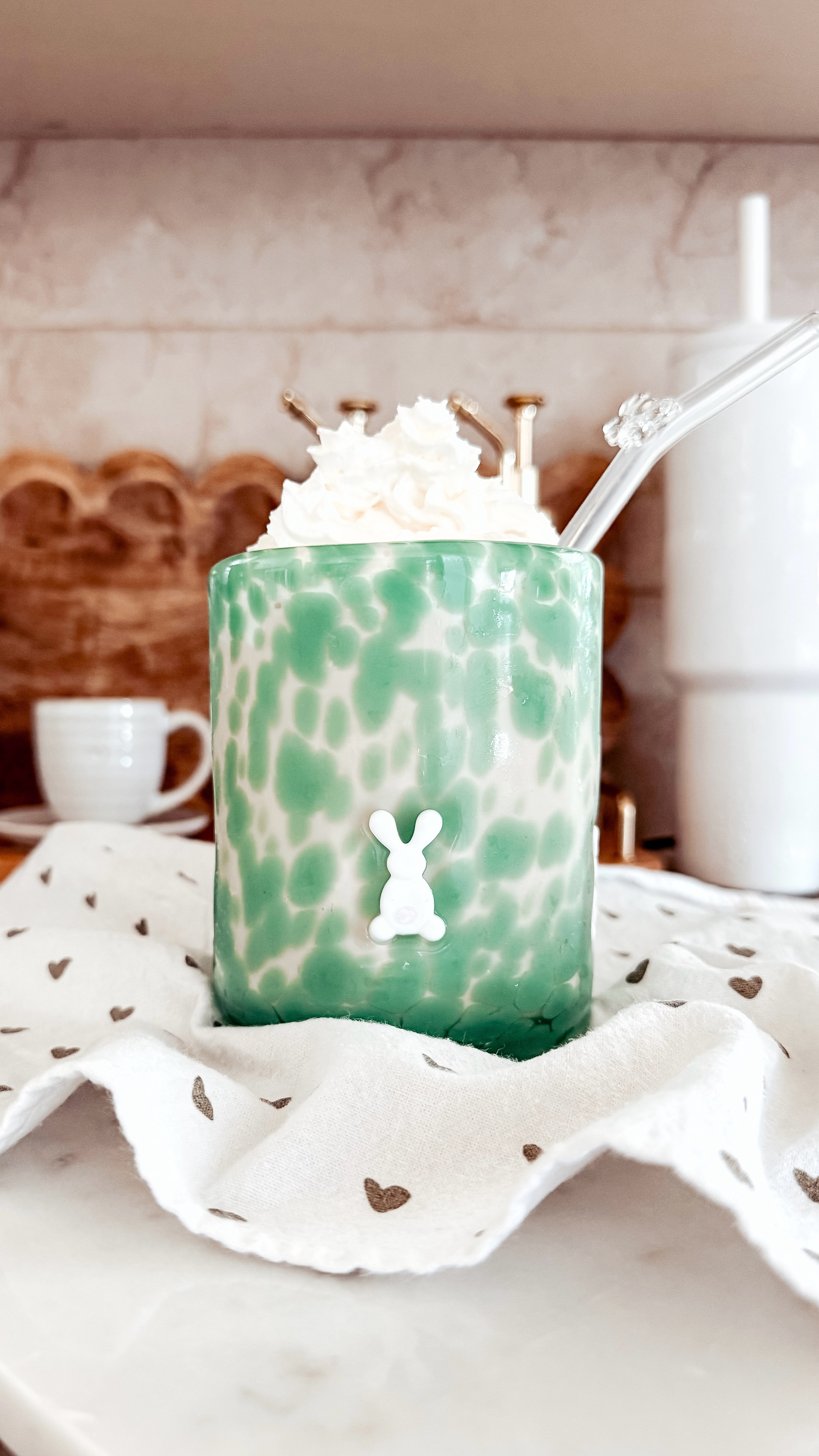 { spring ❥

• Anthropologie The Icon Juice Glass: Confetti Edition in Bunny

Anthropologie Home . Easter Glass . Bunny Icon Juice Glass . Glass Bow Straw . Native American Content Creator } 

#LTKWatchNow #LTKHome #LTKSeasonal