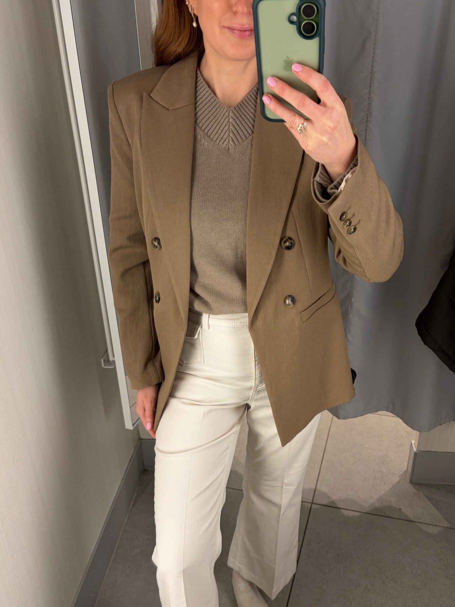 This new in H&M look is the definition of effortless chic. A soft camel blazer layered over a textured knit, paired with creamy white trousers for that clean, elevated neutral palette. It’s the kind of outfit that works for coffee runs, casual meetings, and everything in between.

Neutral tones = instant polish ✨
Easy layering = perfect for spring weather.

Shop this H&M outfit and my favourite spring neutrals through my LTK.

#LTKspring #LTKuk #LTKstyletip