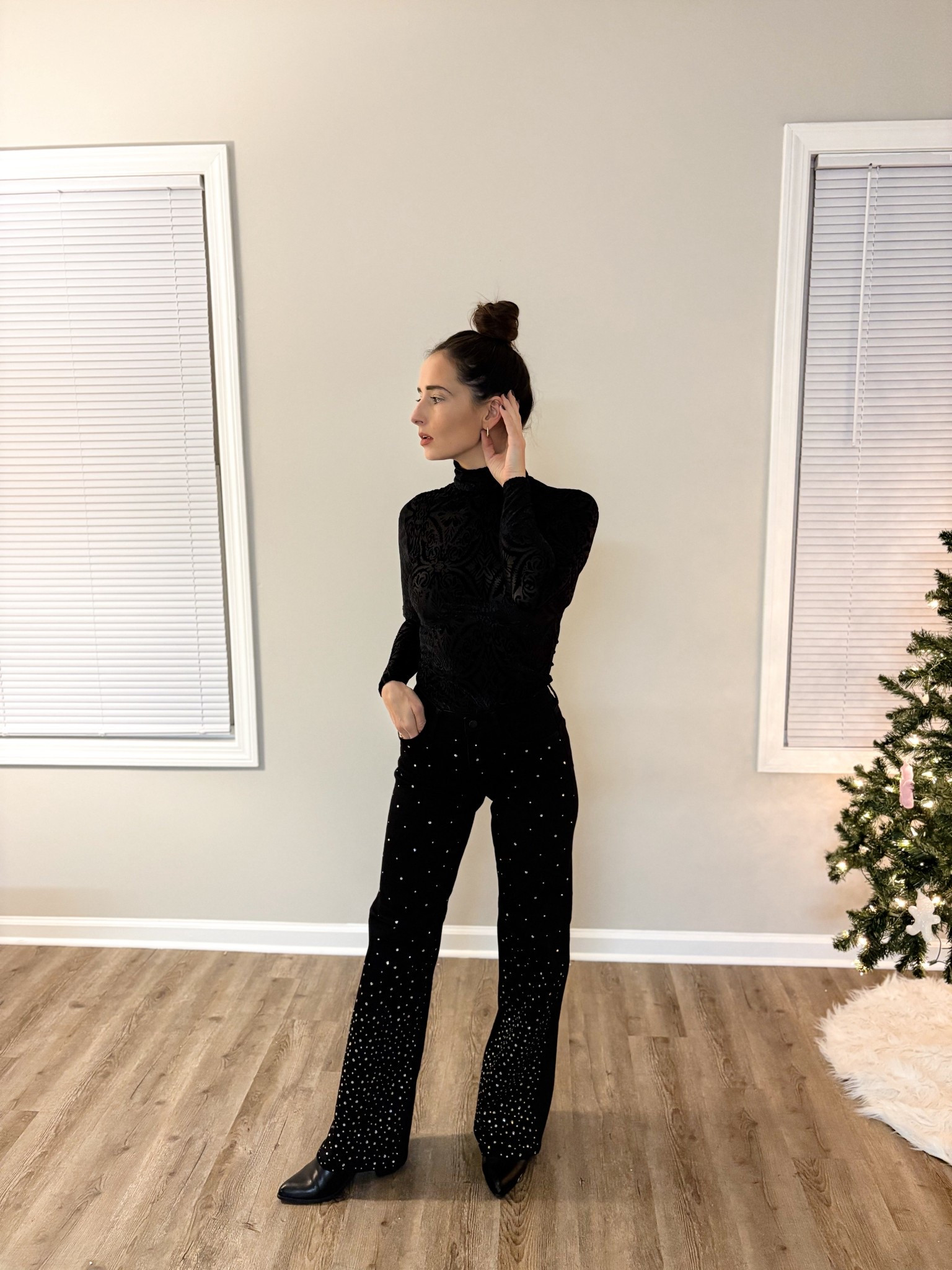 A little shimmer, a little edge — holiday done right✨

#LTKHoliday #LTKootd #LTKSeasonal