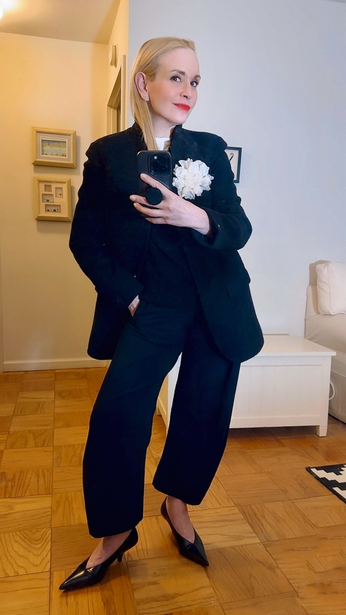 A great pant. Doesn’t wrinkle or collect cat hair! Elastic back with pockets. Easy to drsss up or dress down. Extremely comfortable. Wearing a regular and not petite. 

#LTKPetite #LTKootd #LTKWorkwear