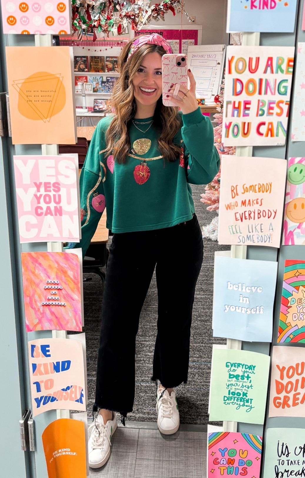 Amazon top//small
Abercrombie denim//26short (cut to length)

Christmas, holiday, teacher, comfort, Christmas lights, sweater, black denim, headband 

#LTKHoliday #LTKSeasonal #LTKFindsUnder50