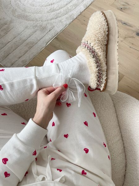 FASHION \ hearts and bow ❤️🎀

Loungewear
Target
Slippers
Valentine’s Day outfit 

#LTKSeasonal #LTKfindsunder50