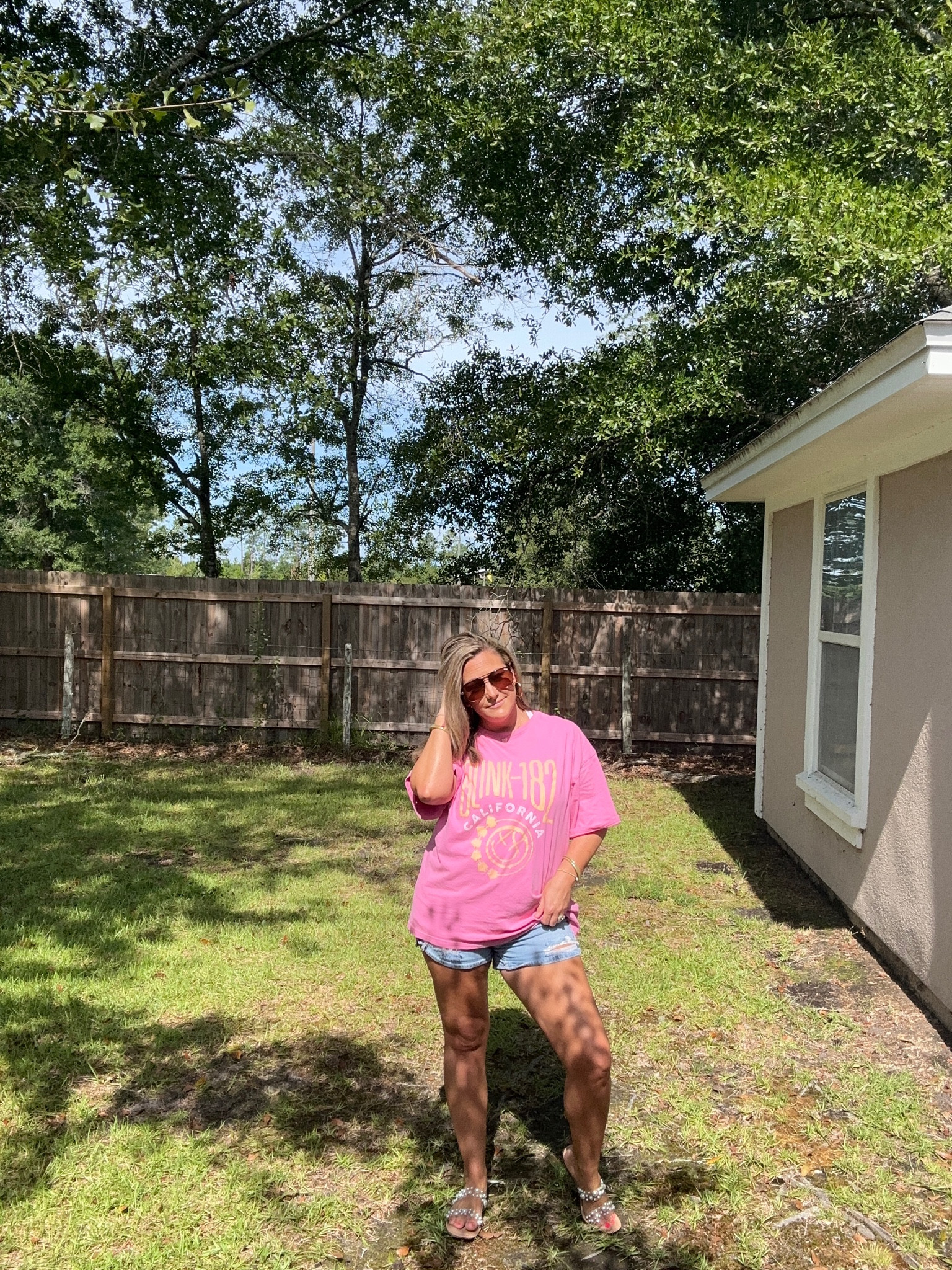 Graphic tee
Distressed jean shorts
Quay sunglasses 
Target

#LTKOver40 #LTKMidsize #LTKFindsUnder50