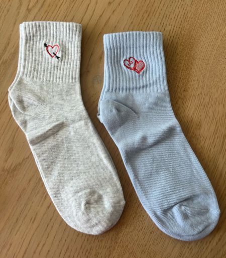 Valentines socks 💌💋🤍

#LTKSeasonal #LTKparties #LTKfindsunder50