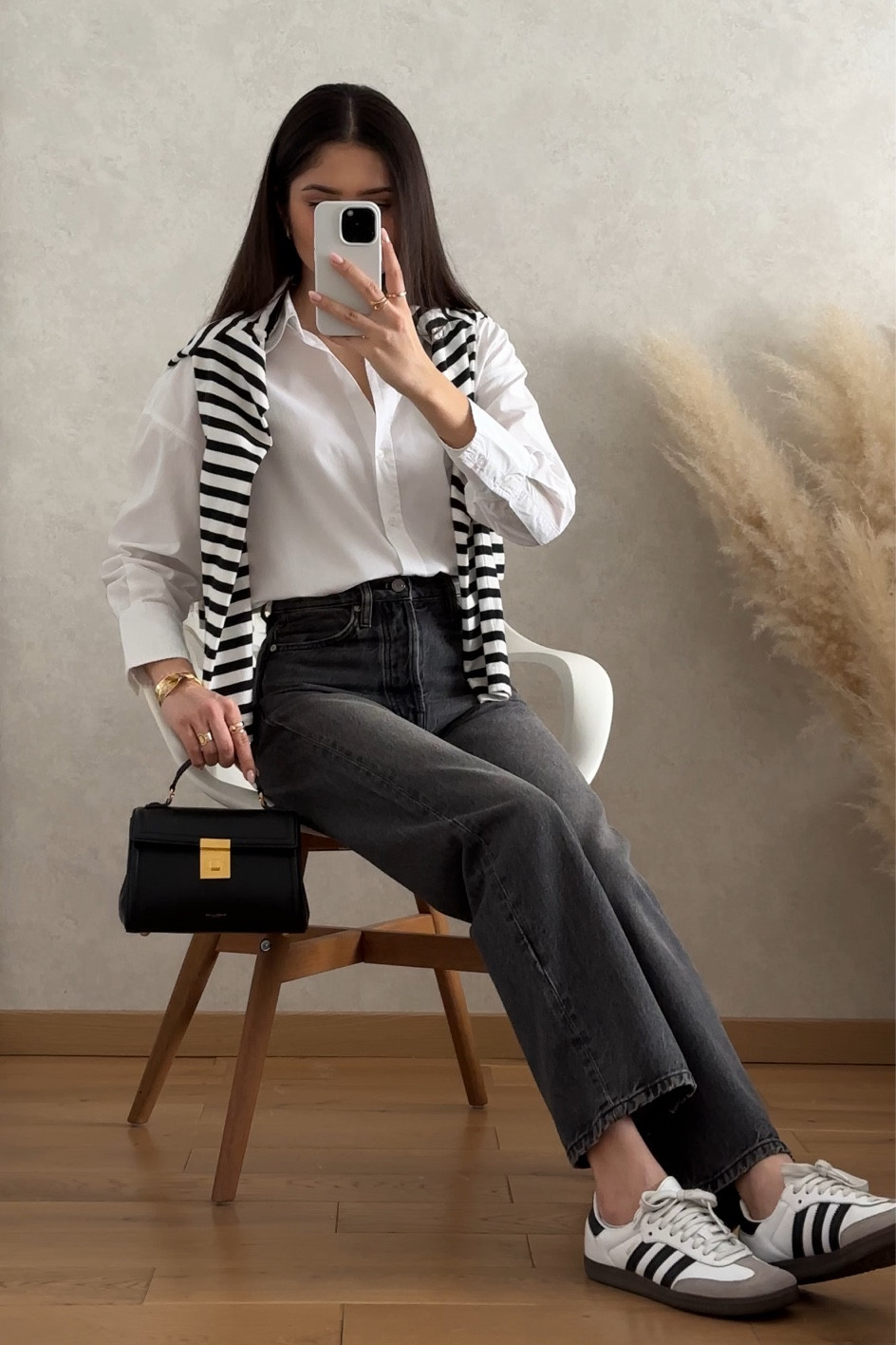The perfect grey denim 
#greyjeans #outfitinspo #minimalstyle #springoutfits #outfitideas

#LTKSeasonal #LTKworkwear #LTKstyletip