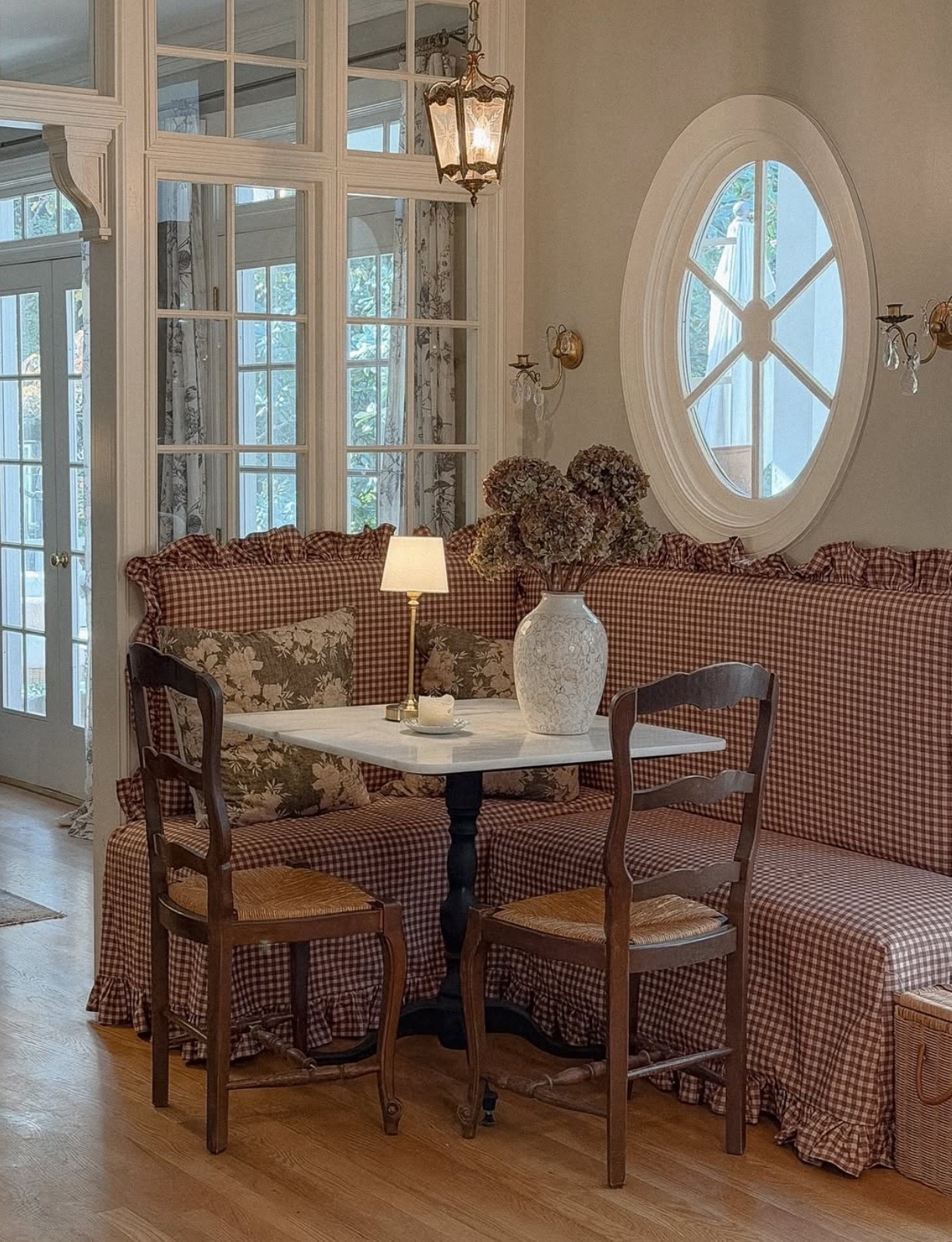 Breakfast nook complete 👌🏻 

#LTKHome