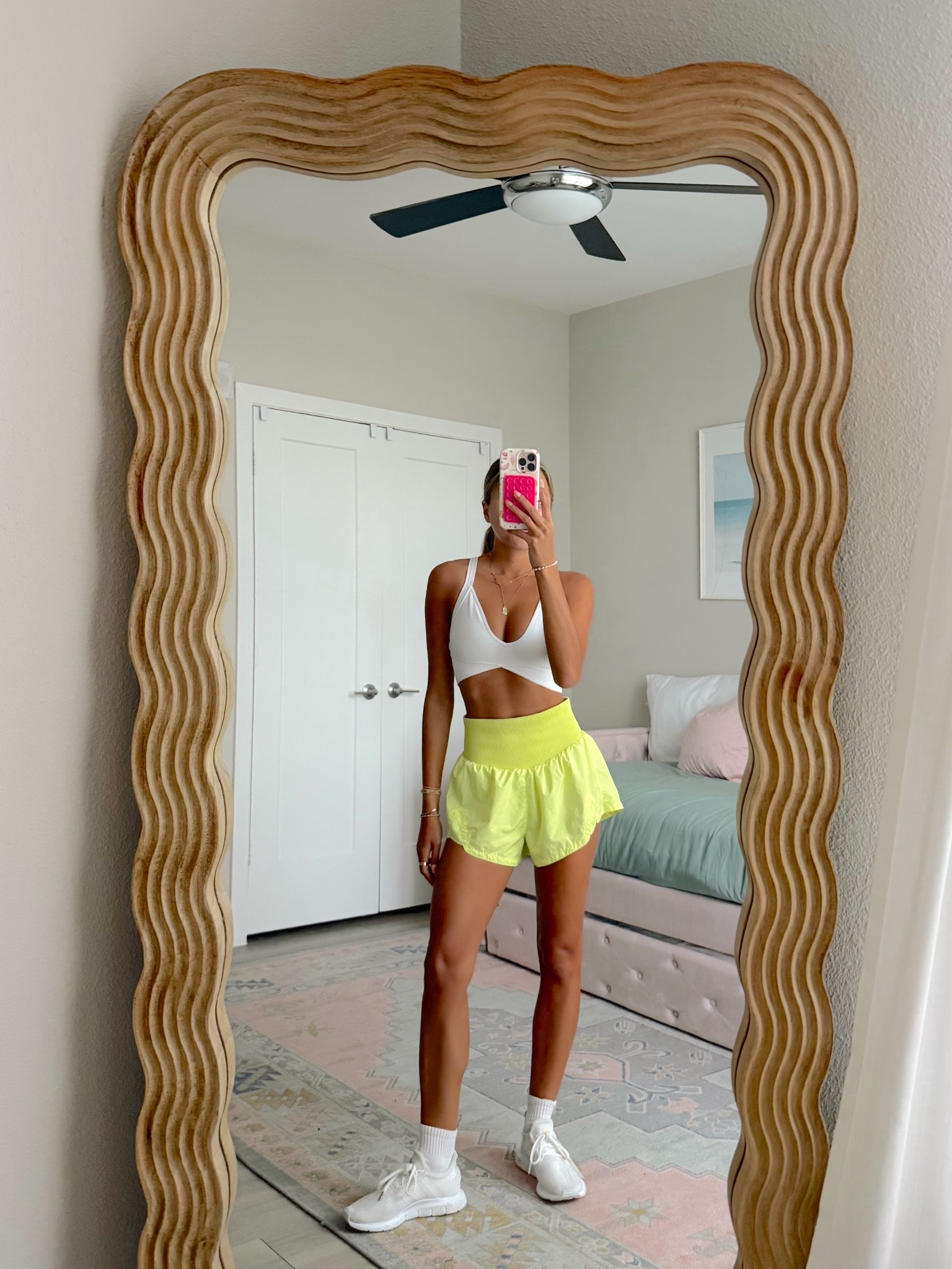 cutest workout outfit of the day 💕 always an XS in free people movement 