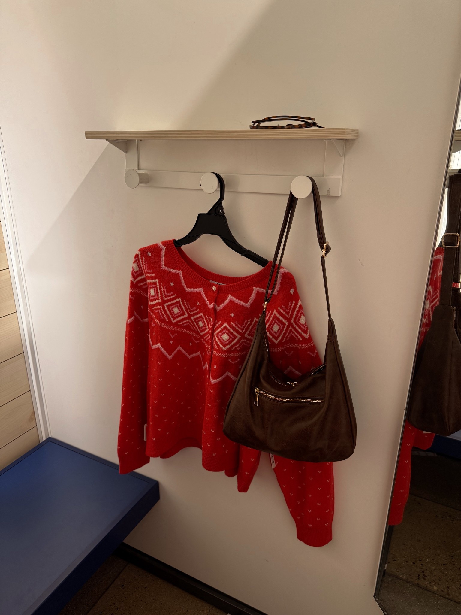 Add this $22 Christmas & winter sweater to your list! It’s SO thick and warm, a must have this Christmas season! ❤️🎄🫶🏻 size up for an oversized look (I usually wear a size M, sized up to a 2x in this!) 