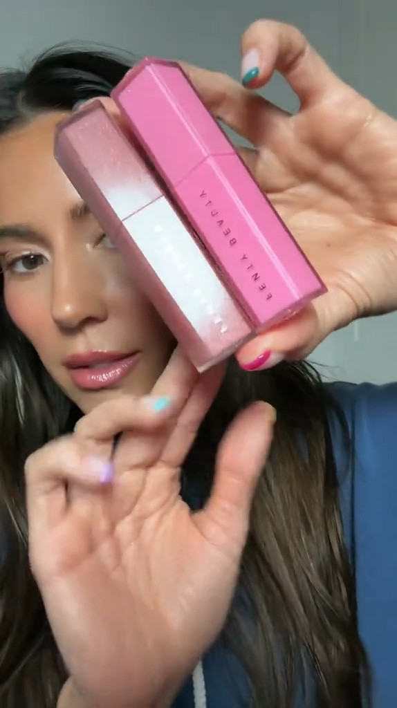 Obsessed with this new Fenty lip combo from Sephora 💖 so pretty for spring!!

Shades- fussy & flamingo fling 

@sephora #sephorapartner

Sephora favorites, fenty beauty, beauty routine, lip combo, pink lip 

#LTKWatchNow #LTKFindsUnder50 #LTKBeauty