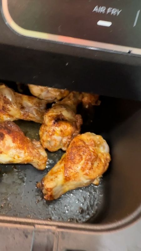 Air fried chicken wings just in time for March Madness. 🏀🏀 #Airfryer #MarchMadness #Wings #Healthy #NoCarbs #Chickenrecipes #kitchenappliances #kitchenware 

#LTKhome