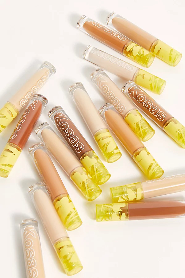 Kosas Revealer Super Creamy + Brightening Concealer by Kosås at Free People, Tone 02 W - light with  | Free People (UK)