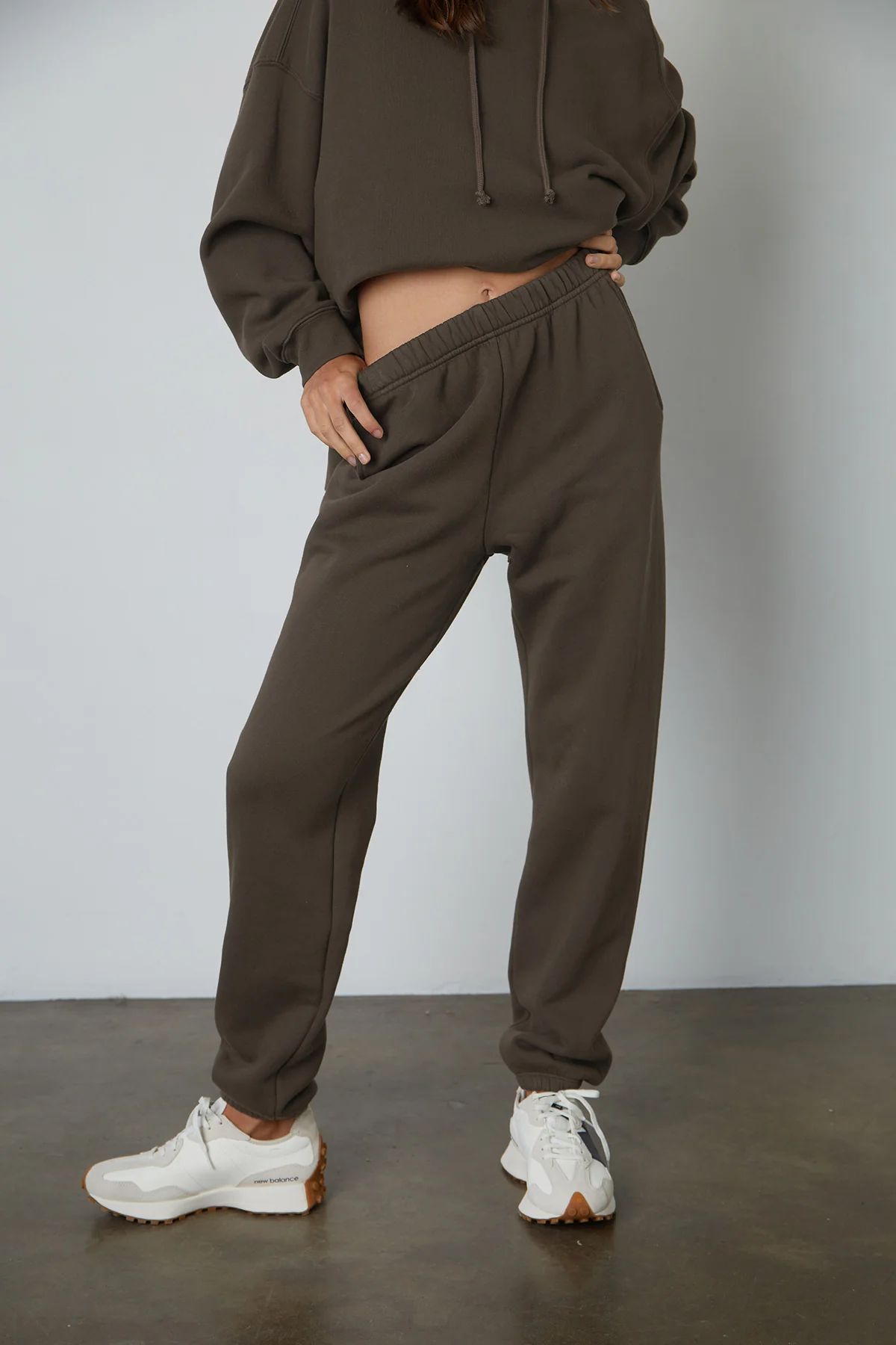 SABRINA AUTUMN FLEECE ELASTIC WAIST SWEATPANT | Velvet by Graham & Spencer