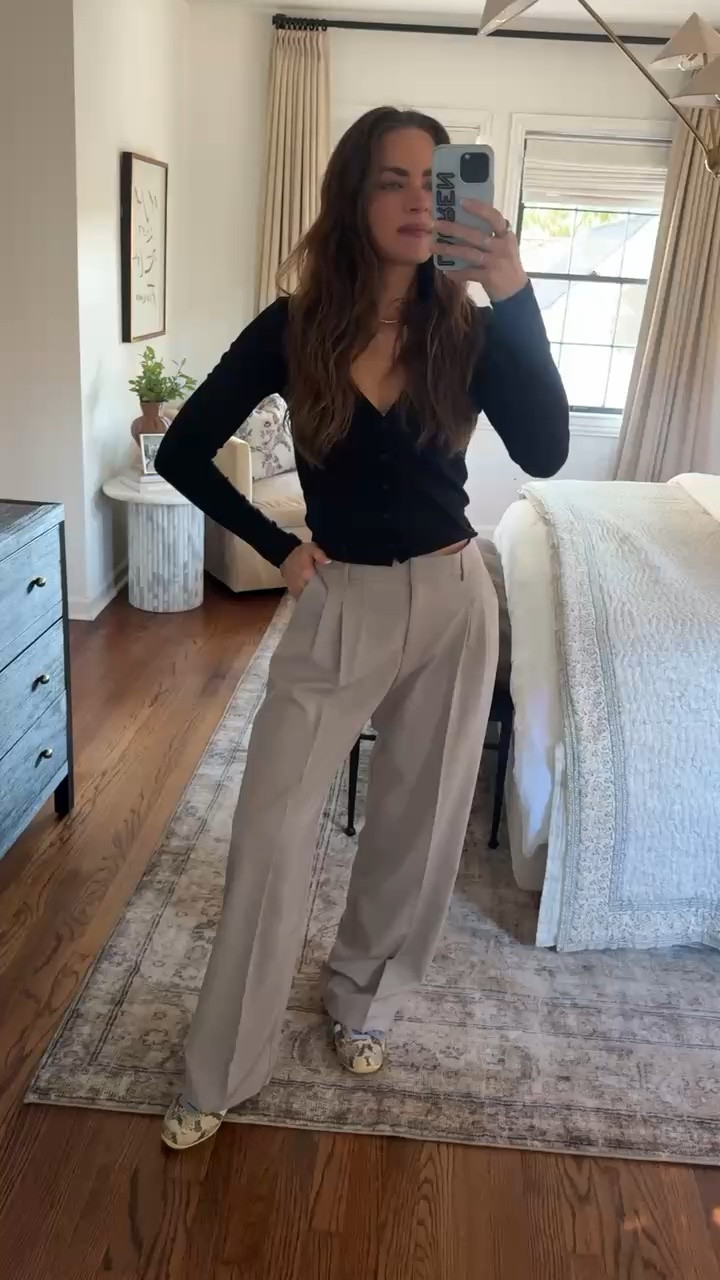 ACTIVE HAUL 🍂🤎 you can save 70-80% off your first order. I’m making the transition from summer to fall a little easier with @Fabletics.

(Wearing a size small in everything & a 4 in the trouser)

#LTKActive #LTKSeasonal