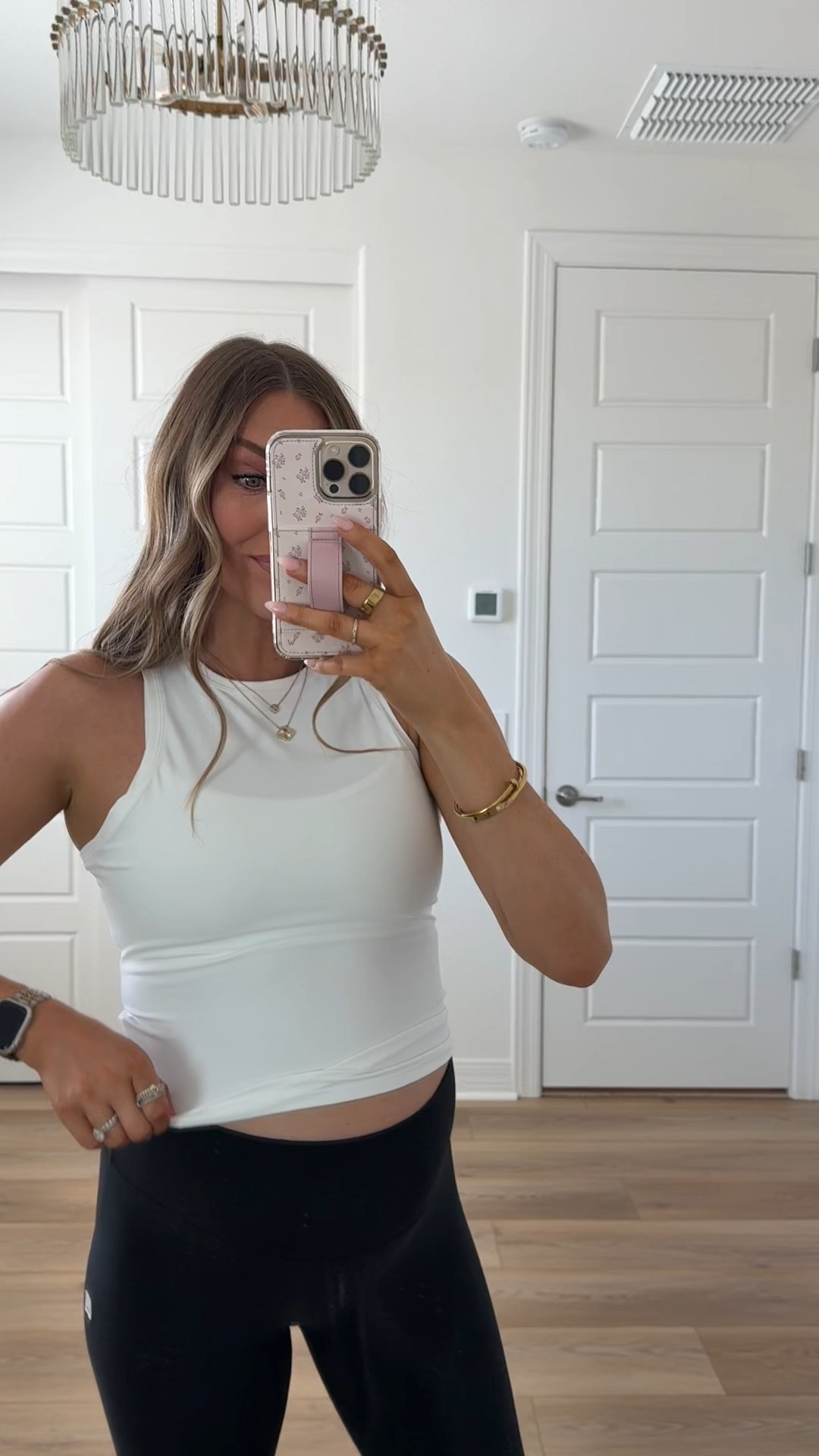 @vuoriclothing new arrivals! Wearing mediums in everything! #vuoripartner