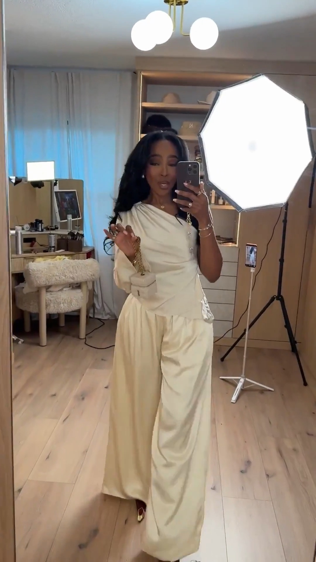 Scroll to shop this elevated neutral set.

Perfect for dinner, date night, or a polished evening look.

📏 Measurements: 5’4”, 140 lbs, 34D bust, 27” waist, 40” hips

Follow me on Instagram and YouTube @kirasfashionfinds