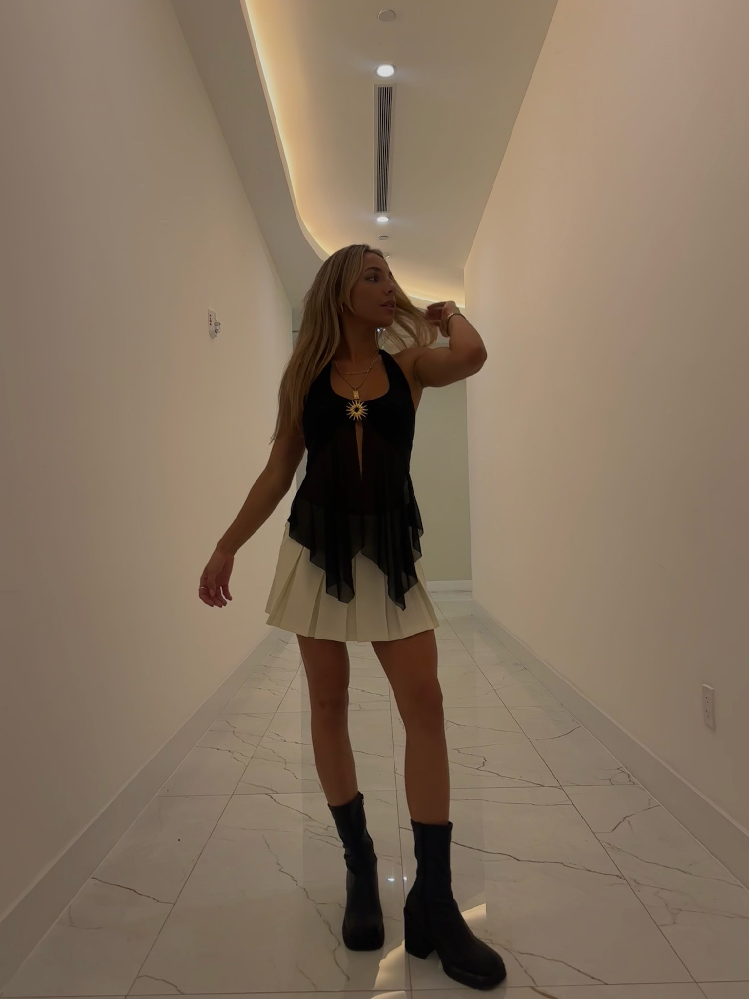 Obsessed w this fit head to toe

#LTKU #LTKBeauty #LTKStyleTip