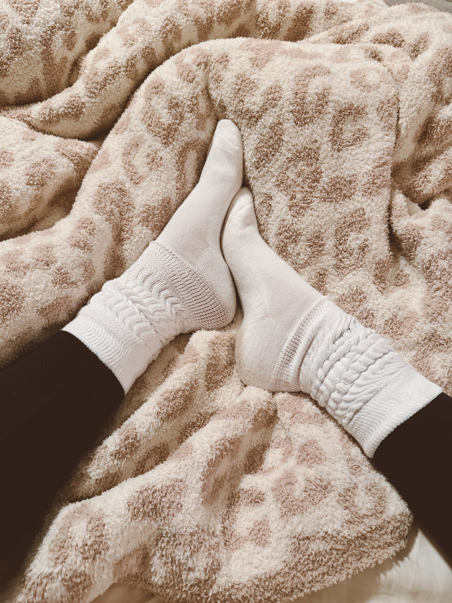 Favorite scrunch socks 🧦 🤍

#LTKootd #LTKActive #LTKmomlife