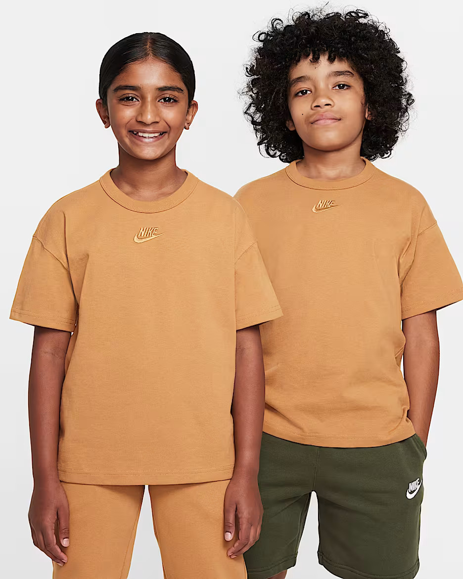 Big Kids' T-Shirt | Nike (US)